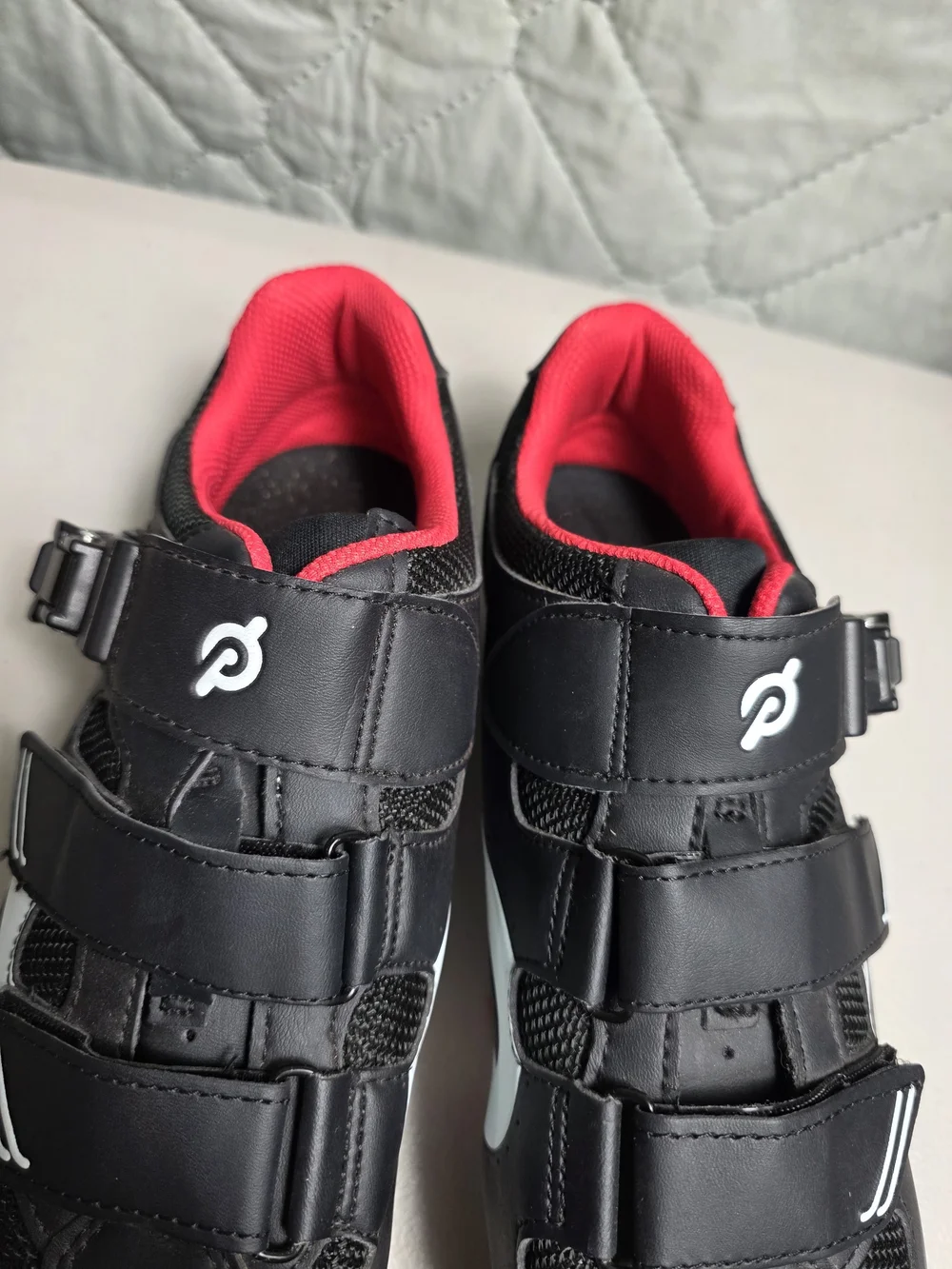 Peloton Cycling Shoes Mens Sz 42 Low Top Adjustable Hook & Loop Strap Black Red